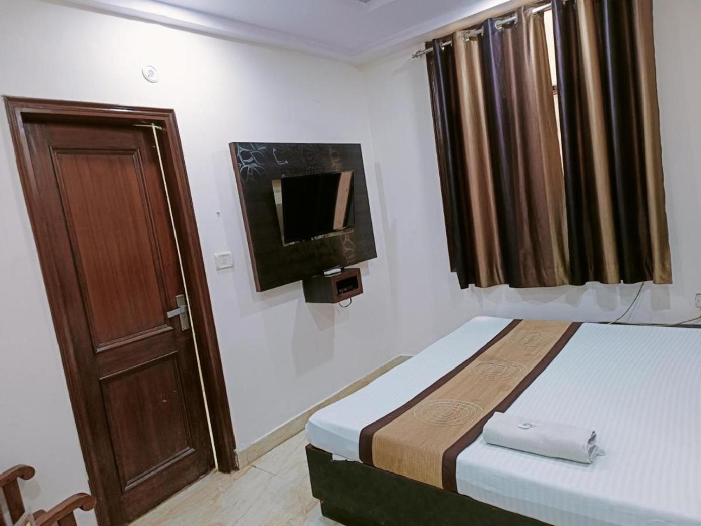 Hotel Shiva Intercontinental New Delhi Exterior photo