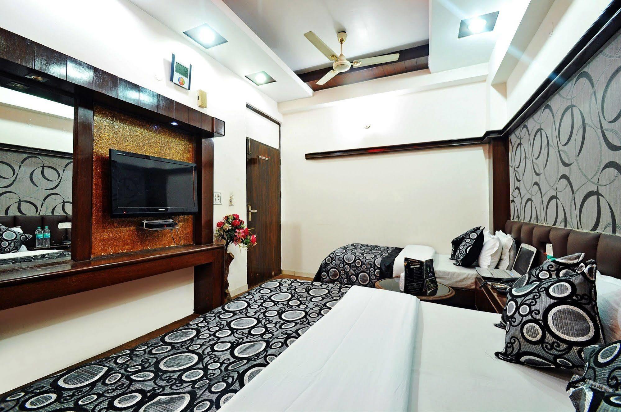 Hotel Shiva Intercontinental New Delhi Exterior photo