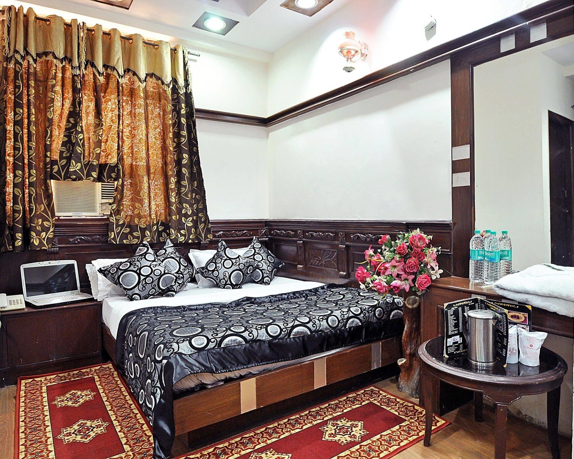 Hotel Shiva Intercontinental New Delhi Exterior photo